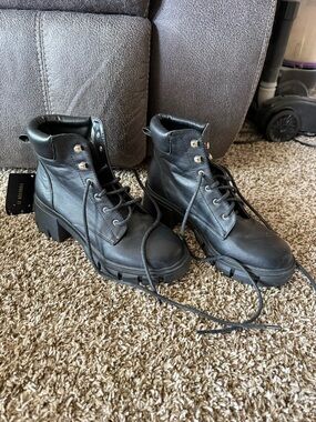 Forever 21 Black Chunky Lace-Up Platform Ankle Boots